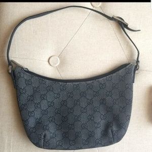 Gucci, shoulder bag. AUTHENTIC